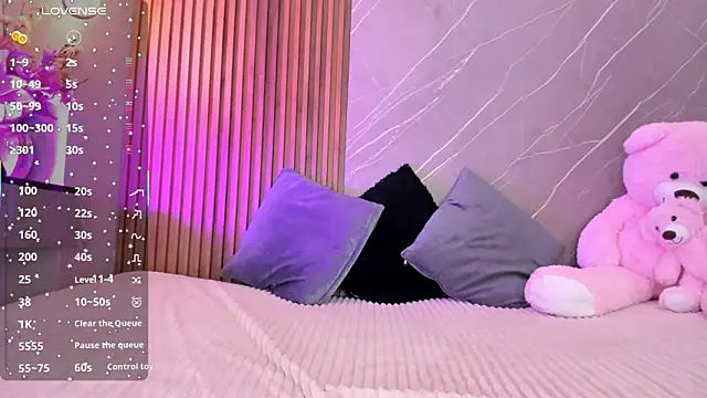 ariana jhonson1 online show from October 22, 12:38 pm