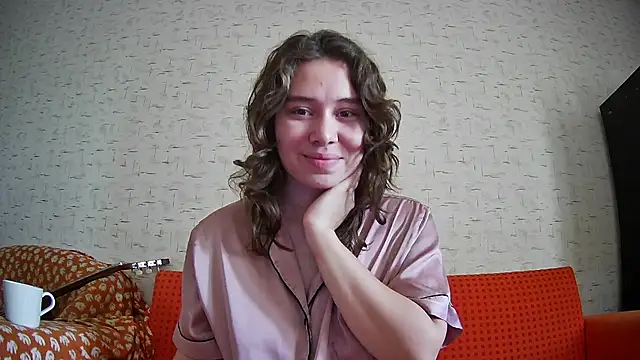 girliemilk online show from November 4, 6:56 am