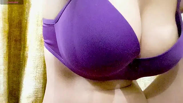 Snapshot of RAYI_01 chatting on October 14, 4:19 pm RAYI 01 online show from October 14, 4:19 pm