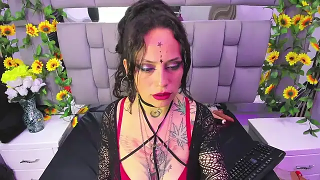 Snapshot of Fenix_Lilith chatting on March 21, 9:18 pm Fenix Lilith online show from March 21, 9:18 pm