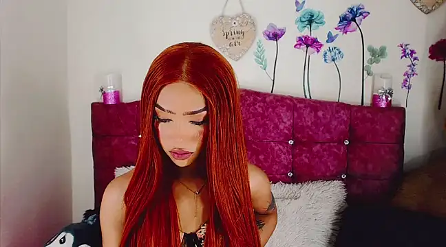 Snapshot of Khloe_Leal chatting on February 27, 3:04 am Khloe Leal online show from February 27, 3:04 am