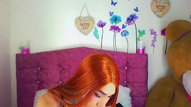 Snapshot of Khloe_Leal chatting on March 16, 5:14 am Khloe Leal online show from March 16, 5:14 am