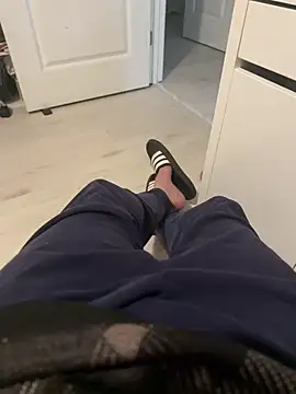 Snapshot of Enrimas1210 chatting on March 18, 10:35 pm Enrimas1210 online show from March 18, 10:35 pm