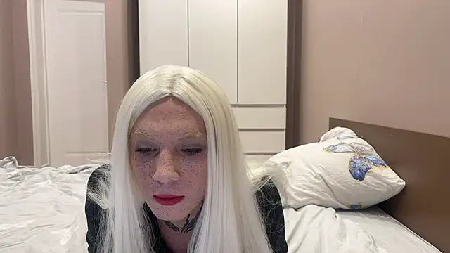 Snapshot of bad_lilyy chatting on February 7, 11:34 pm bad lilyy online show from February 7, 11:34 pm