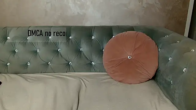 Snapshot of xoCaroxQueenxo chatting on February 23, 3:45 am xoCaroxQueenxo online show from February 23, 3:45 am