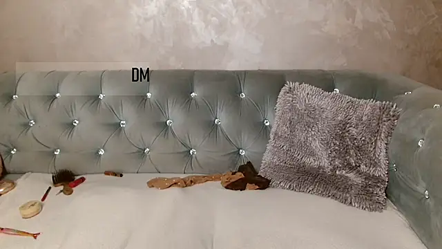 Snapshot of xoCaroxQueenxo chatting on March 8, 12:00 am xoCaroxQueenxo online show from March 8, 12:00 am