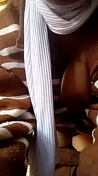 Snapshot of Hajar-coco chatting on February 10, 11:25 am Hajar-coco online show from February 10, 11:25 am