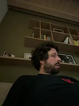 Snapshot of Ovett086 chatting on March 25, 4:46 pm Ovett086 online show from March 25, 4:46 pm