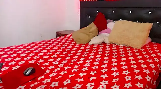 Snapshot of Catalinehot_latin chatting on February 2, 1:12 am Catalinehot latin online show from February 2, 1:12 am