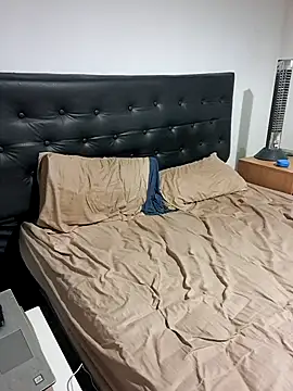 liamlara online show from October 11, 11:36 pm