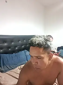 liamlara online show from January 12, 3:01 am