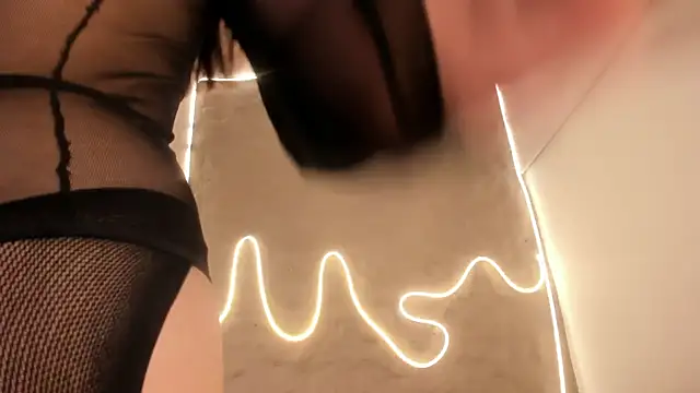 Snapshot of Demy_Ruiz chatting on November 11, 2:33 am Demy Ruiz online show from November 11, 2:33 am