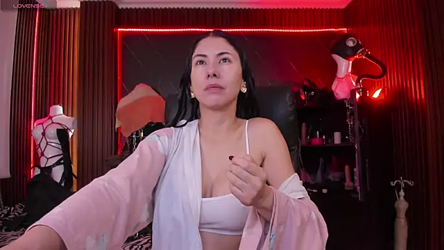 XiaQueen online show from December 19, 12:01 pm