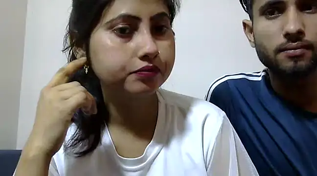 Queen Couple online show from March 4, 4:17 am