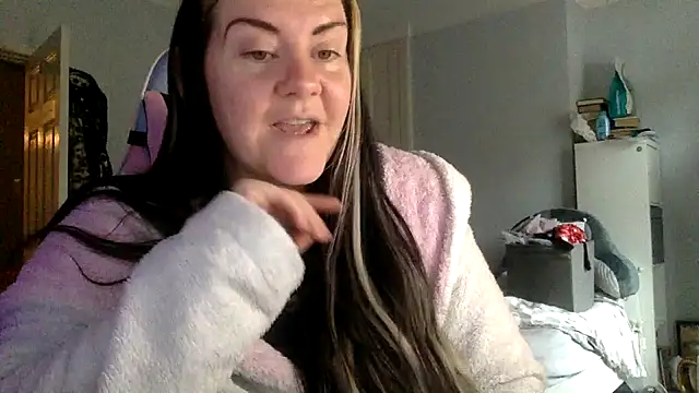 AureliaXOX online show from February 9, 2:07 pm