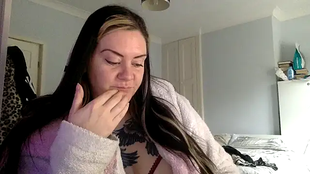 AureliaXOX online show from February 14, 10:07 am