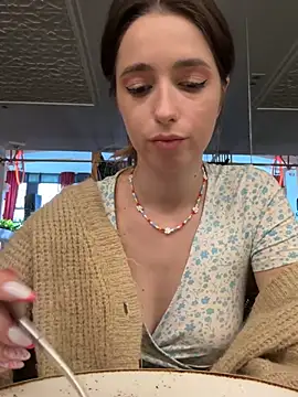 Snapshot of Maria_Moonlight chatting on March 9, 2:43 pm Maria Moonlight online show from March 9, 2:43 pm