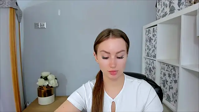 Snapshot of DonnaCam chatting on October 16, 2:40 pm DonnaCam online show from October 16, 2:40 pm