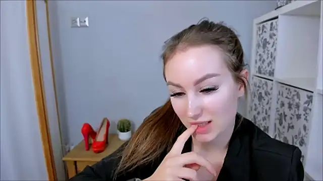 Snapshot of DonnaCam chatting on October 28, 9:28 pm DonnaCam online show from October 28, 9:28 pm