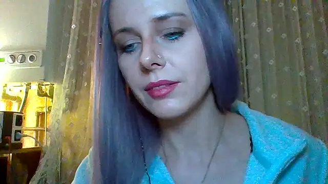 LuminousLady online show from March 8, 9:40 pm