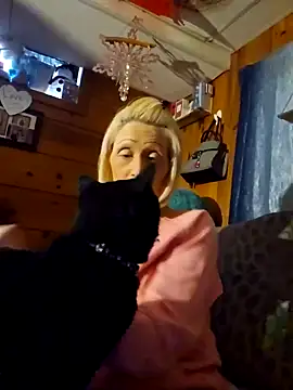 Snapshot of beautifulme23 chatting on February 2, 8:08 pm beautifulme23 online show from February 2, 8:08 pm