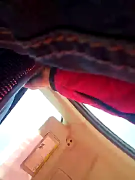 Snapshot of beautifulme23 chatting on February 15, 2:33 pm beautifulme23 online show from February 15, 2:33 pm