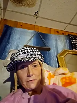 Snapshot of beautifulme23 chatting on February 17, 6:20 am beautifulme23 online show from February 17, 6:20 am