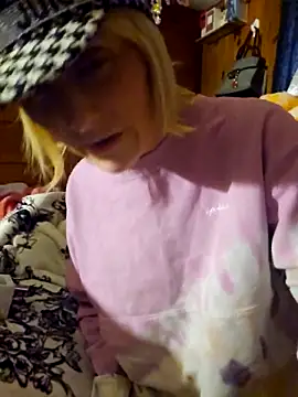 Snapshot of beautifulme23 chatting on February 17, 5:32 pm beautifulme23 online show from February 17, 5:32 pm