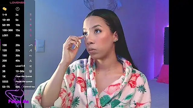 SallyWhitee online show from September 30, 5:12 am