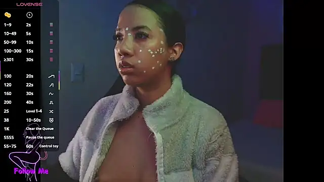 SallyWhitee online show from November 3, 4:47 am