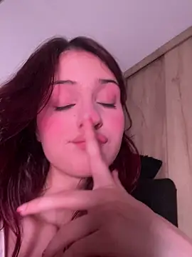 Snapshot of AngelRuby chatting on March 15, 11:33 pm AngelRuby online show from March 15, 11:33 pm