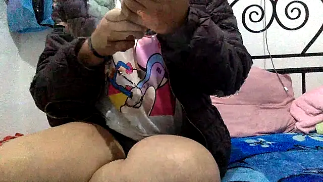 Snapshot of sharonlopez9611 chatting on April 3, 2:53 am sharonlopez9611 online show from April 3, 2:53 am