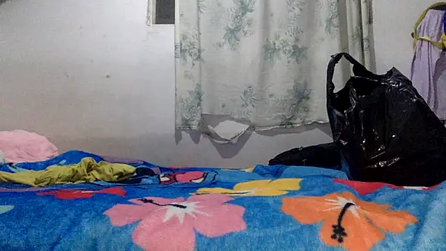 Snapshot of sharonlopez9611 chatting on May 30, 3:47 am sharonlopez9611 online show from May 30, 3:47 am