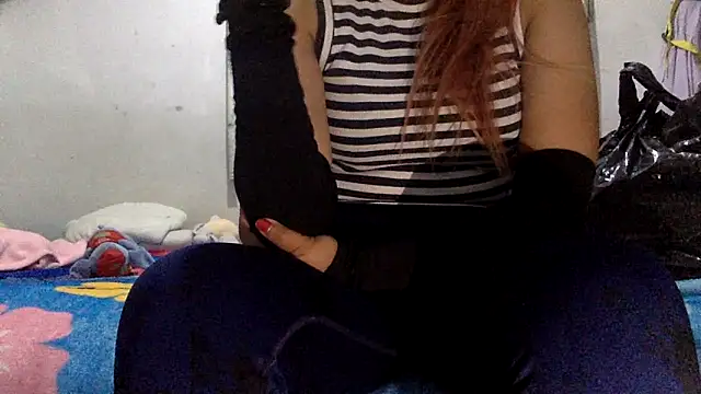 Snapshot of sharonlopez9611 chatting on June 17, 3:42 am sharonlopez9611 online show from June 17, 3:42 am