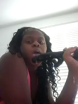 Snapshot of CocoaDoll22 chatting on November 10, 2:16 pm CocoaDoll22 online show from November 10, 2:16 pm