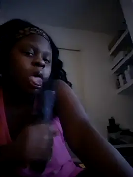 Snapshot of CocoaDoll22 chatting on November 11, 12:16 pm CocoaDoll22 online show from November 11, 12:16 pm