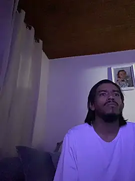 Snapshot of Mineirinho043 chatting on February 22, 2:13 am Mineirinho043 online show from February 22, 2:13 am
