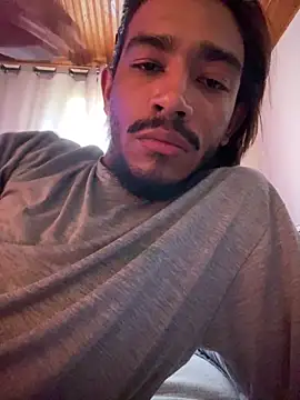 Snapshot of Mineirinho043 chatting on February 22, 4:38 pm Mineirinho043 online show from February 22, 4:38 pm