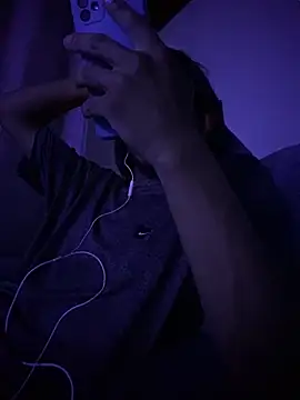 Snapshot of Mineirinho043 chatting on March 25, 5:35 am Mineirinho043 online show from March 25, 5:35 am