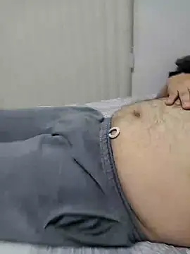 Snapshot of El_inge_oso chatting on February 6, 5:25 am El inge oso online show from February 6, 5:25 am