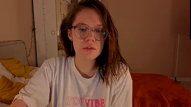 Snapshot of Mia_Luw chatting on January 13, 4:29 am Mia Luw online show from January 13, 4:29 am