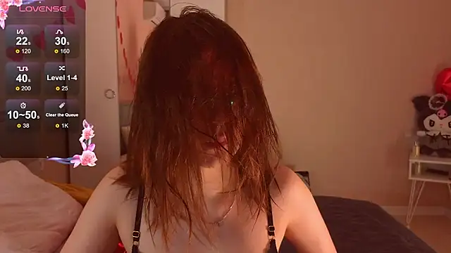 Snapshot of Mia_Luw chatting on February 13, 1:18 pm Mia Luw online show from February 13, 1:18 pm