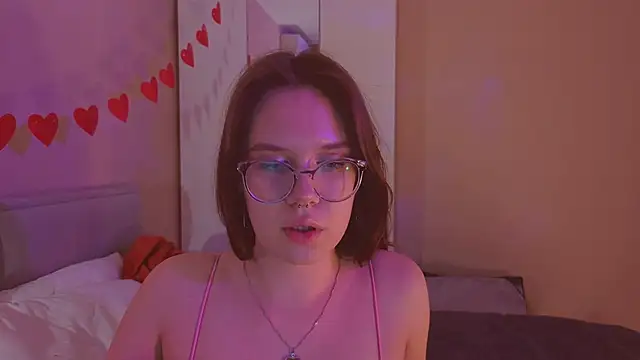 Snapshot of Mia_Luw chatting on February 14, 4:48 pm Mia Luw online show from February 14, 4:48 pm