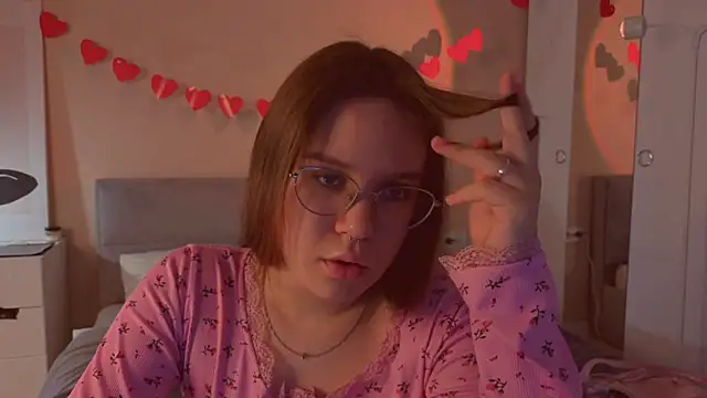 Snapshot of Mia_Luw chatting on March 1, 4:36 am Mia Luw online show from March 1, 4:36 am