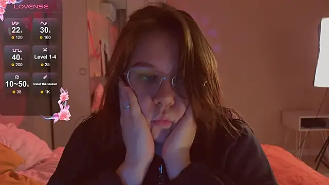 Snapshot of Mia_Luw chatting on March 6, 3:14 am Mia Luw online show from March 6, 3:14 am