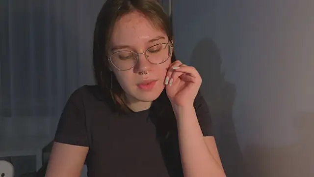 Snapshot of Mia_Luw chatting on March 29, 3:23 pm Mia Luw online show from March 29, 3:23 pm