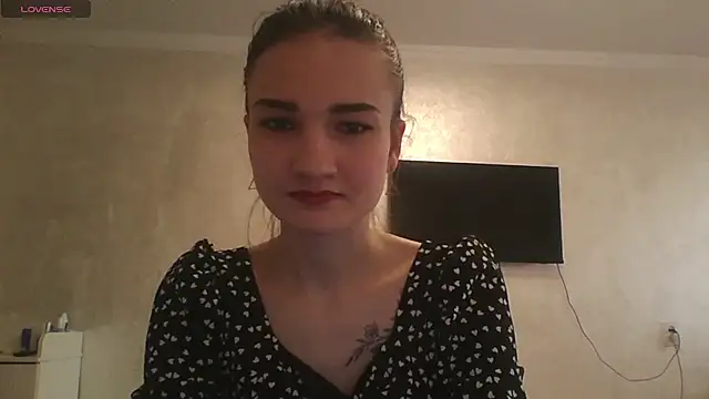 RoyalDessertt online show from March 7, 8:34 am