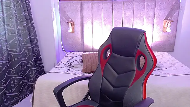 Snapshot of Alektra_bryce chatting on March 27, 7:35 pm Alektra bryce online show from March 27, 7:35 pm