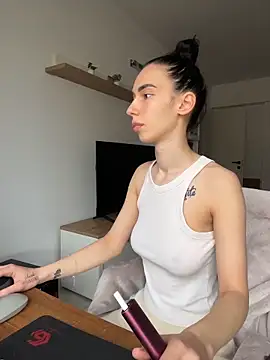Celine Roxelle online show from April 30, 2:45 pm