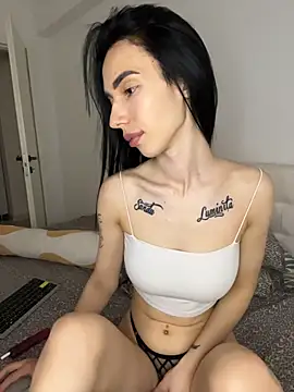 Celine Roxelle online show from May 11, 4:04 pm